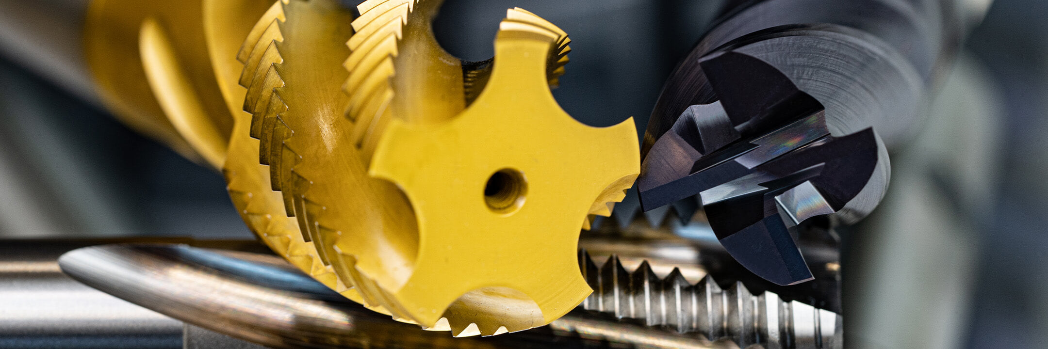 Gewindeschneider und Schaftfräser in vielen größen und Beschichtungen erhältlich Hard&Heavy Trading GmbH